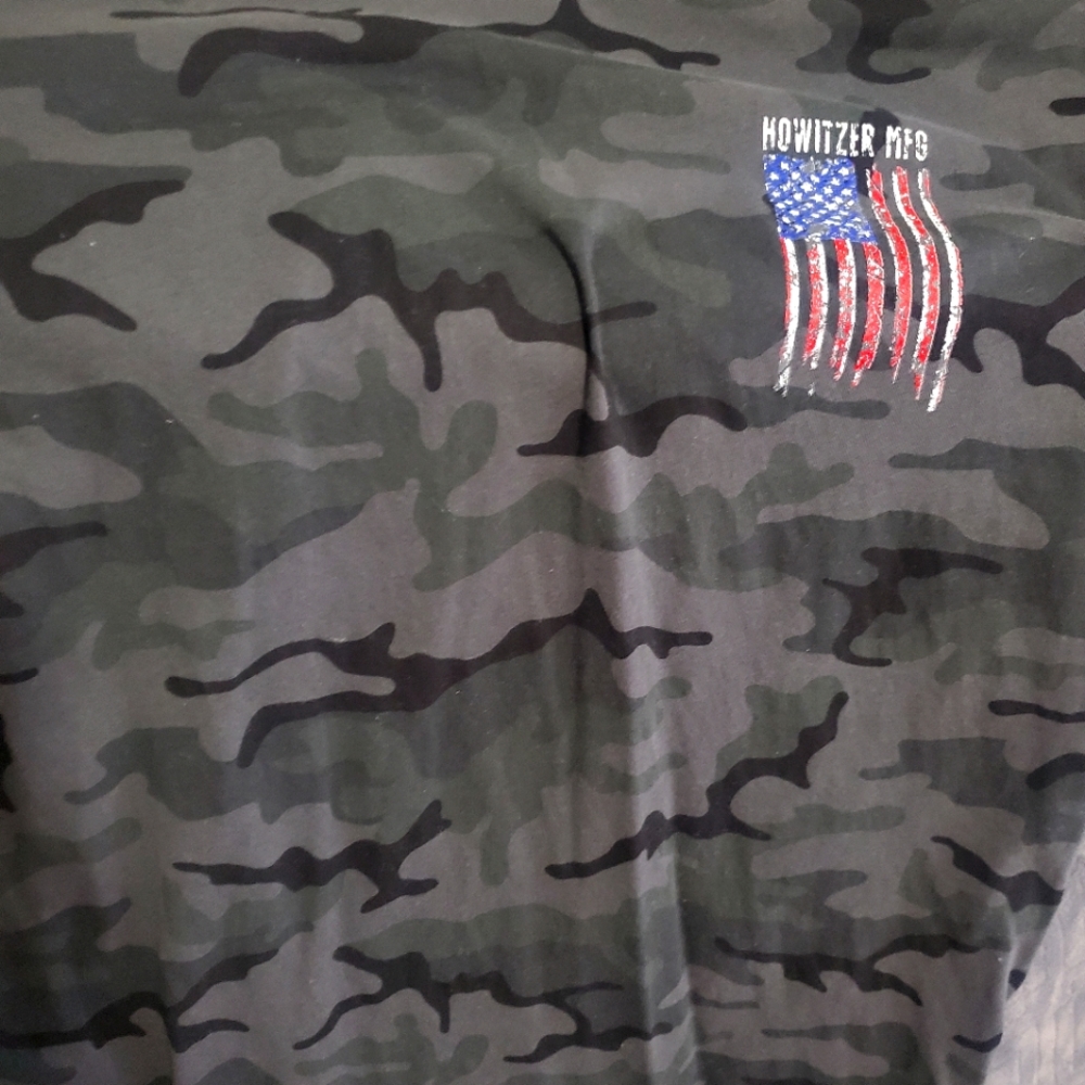 Mens 2xl Howitzer gray & black camo shirt